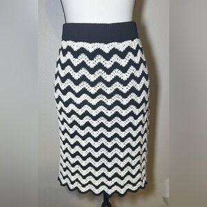 Ava & Viv Black and White Zigzag Pencil Skirt